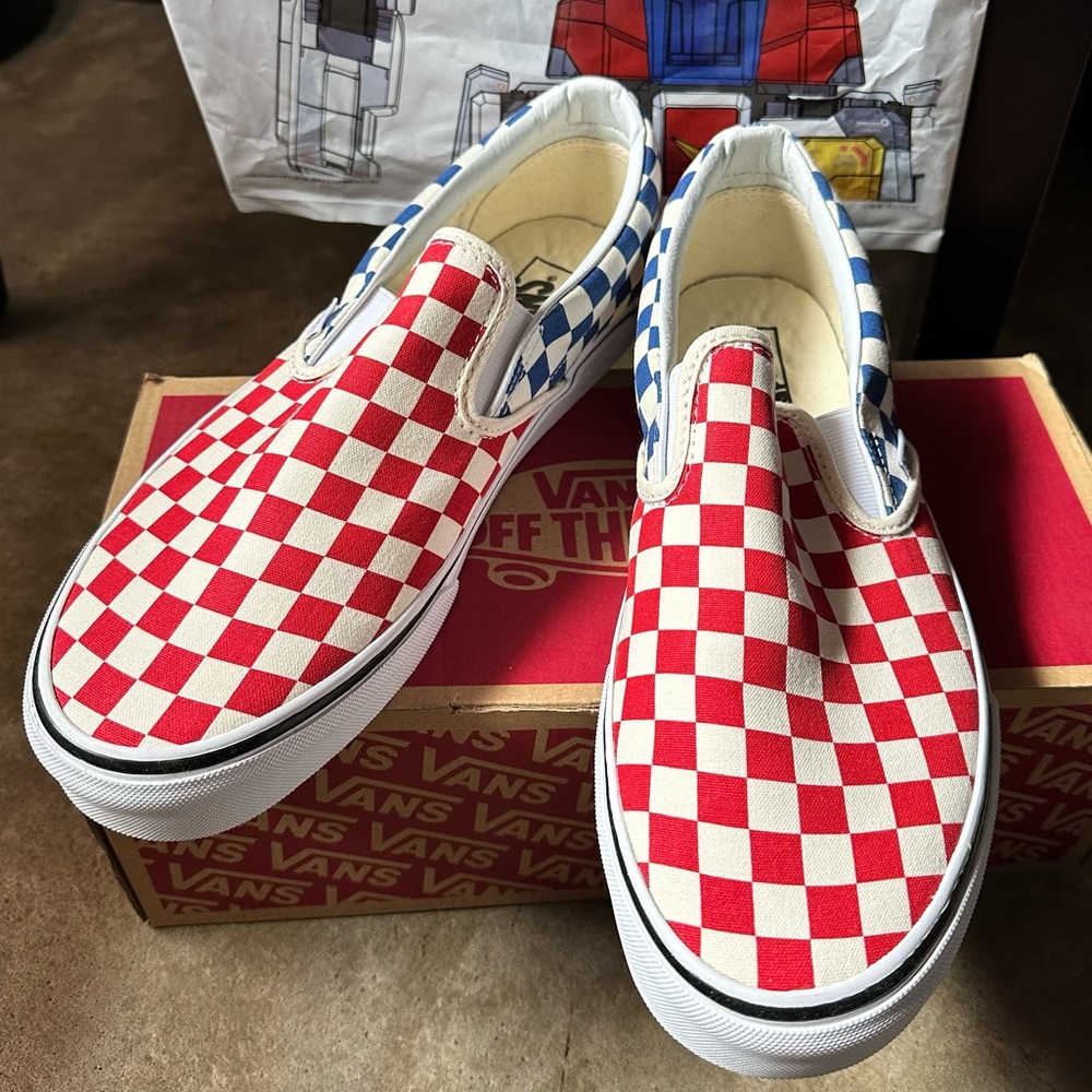NWT! Vans classic checkerboard slip on sneakers